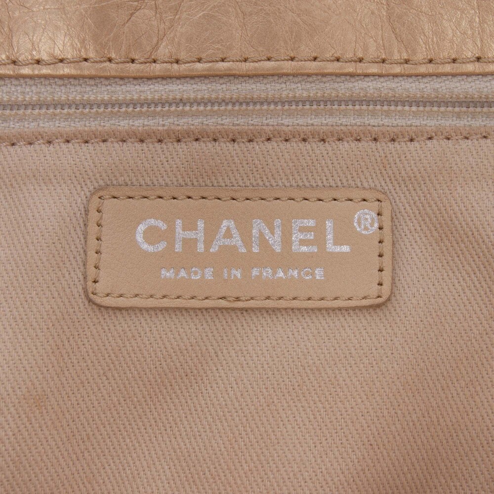 Pre-Loved Chanel Distressed Calfskin Shopping In Moscow Tote - Picture 5 of 11